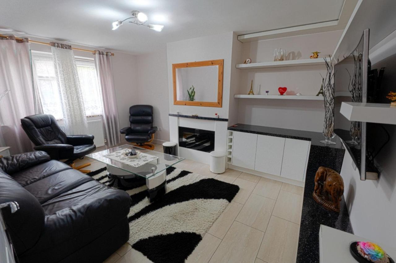 Immaculate 2-Bed Apartment In Isleworth By River Eksteriør billede