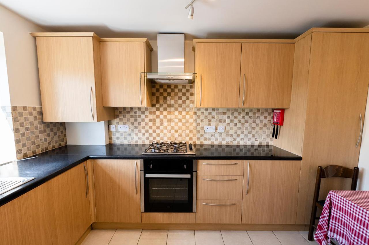 Immaculate 2-Bed Apartment In Isleworth By River Eksteriør billede